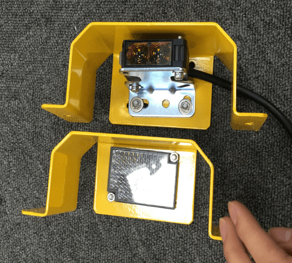 快速卷簾門上的光電作用縮略圖 快速卷簾門上的光電作用縮略圖