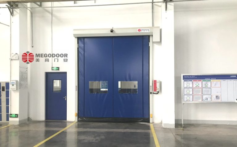 無錫汽車零部件工廠安裝的快速卷簾門縮略圖 無錫汽車零部件工廠安裝的快速卷簾門縮略圖